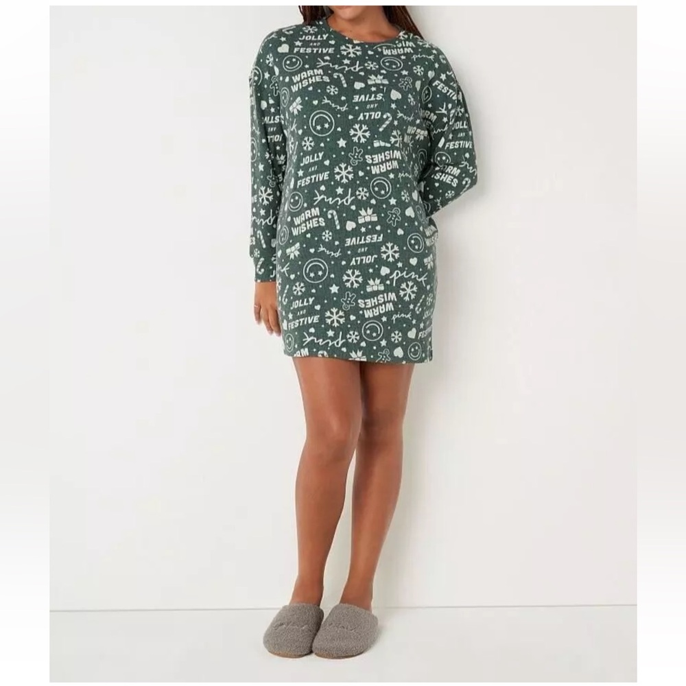 NWT Victoria's Secret PINK Green Christmas Holiday Thermal Sleepshirt